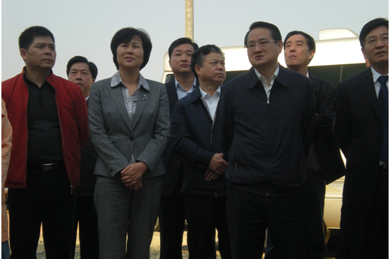 2011年11月易炼红、黄兰香 临港新区